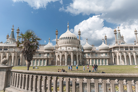 Jade-and-alan-royal-pavilion-brighton-wedding-1