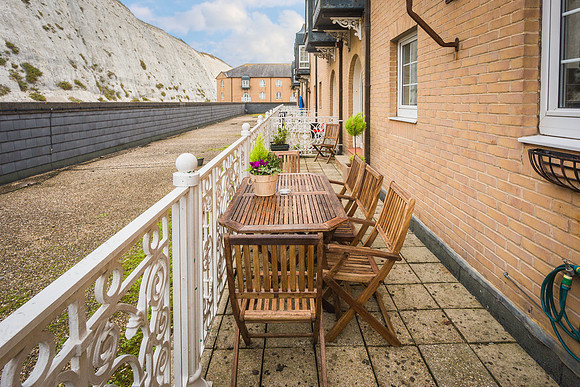 greenlandphotography.com-airbnb-interior-photography-brighton-marina-33